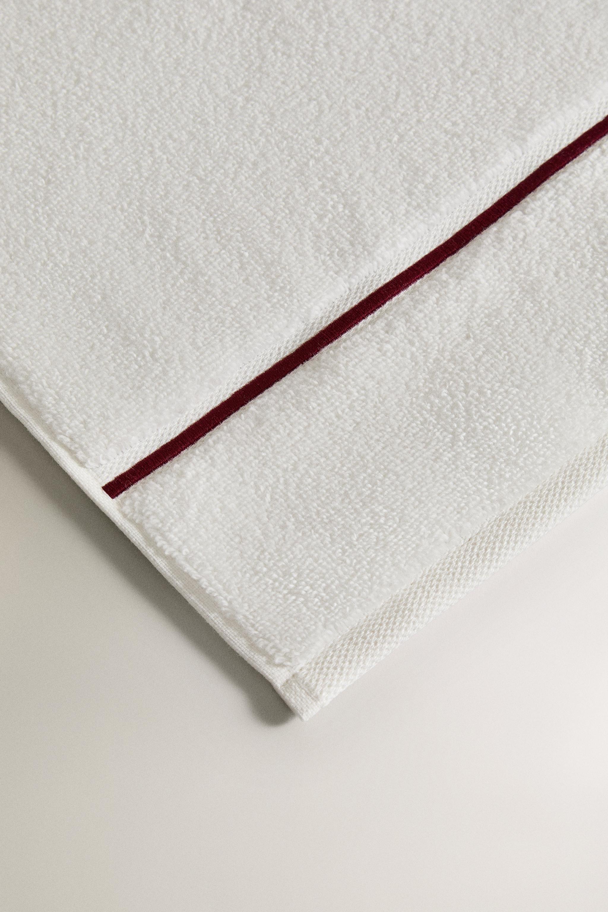 EMBROIDERED TRIM BATH TOWEL